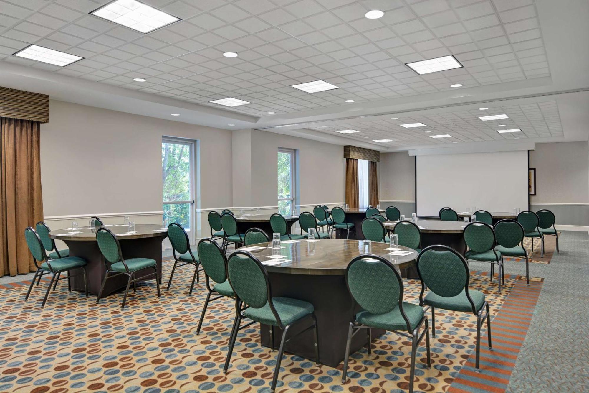 Hilton Garden Inn Jacksonville Jtb/Deerwood Park Exterior photo