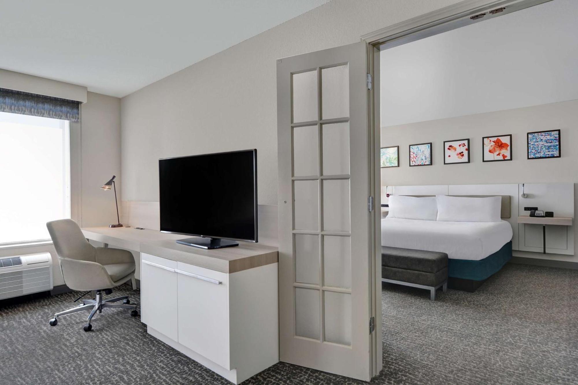 Hilton Garden Inn Jacksonville Jtb/Deerwood Park Exterior photo