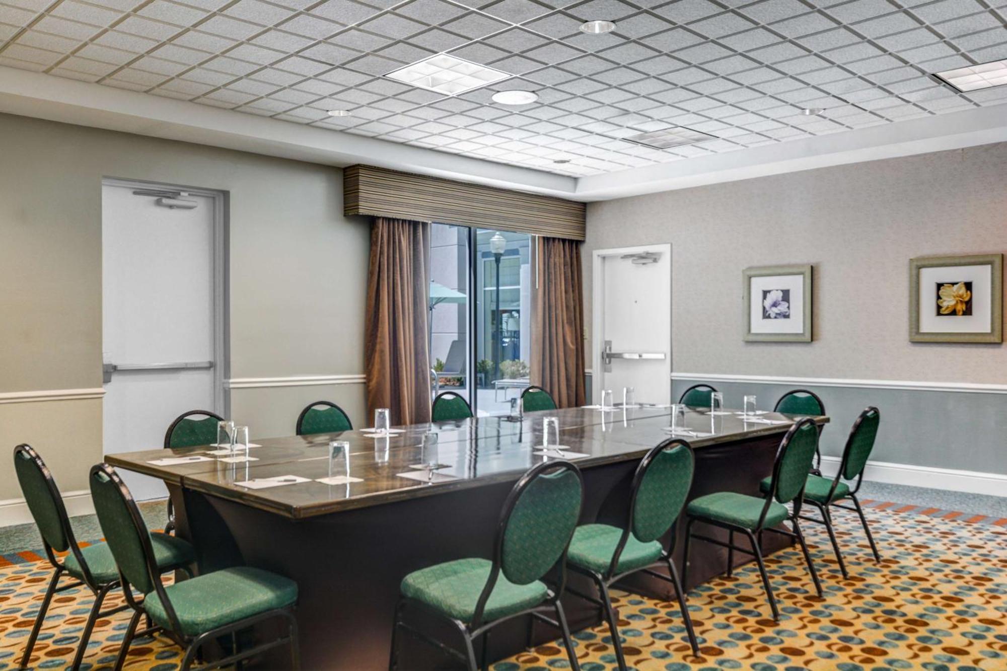 Hilton Garden Inn Jacksonville Jtb/Deerwood Park Exterior photo