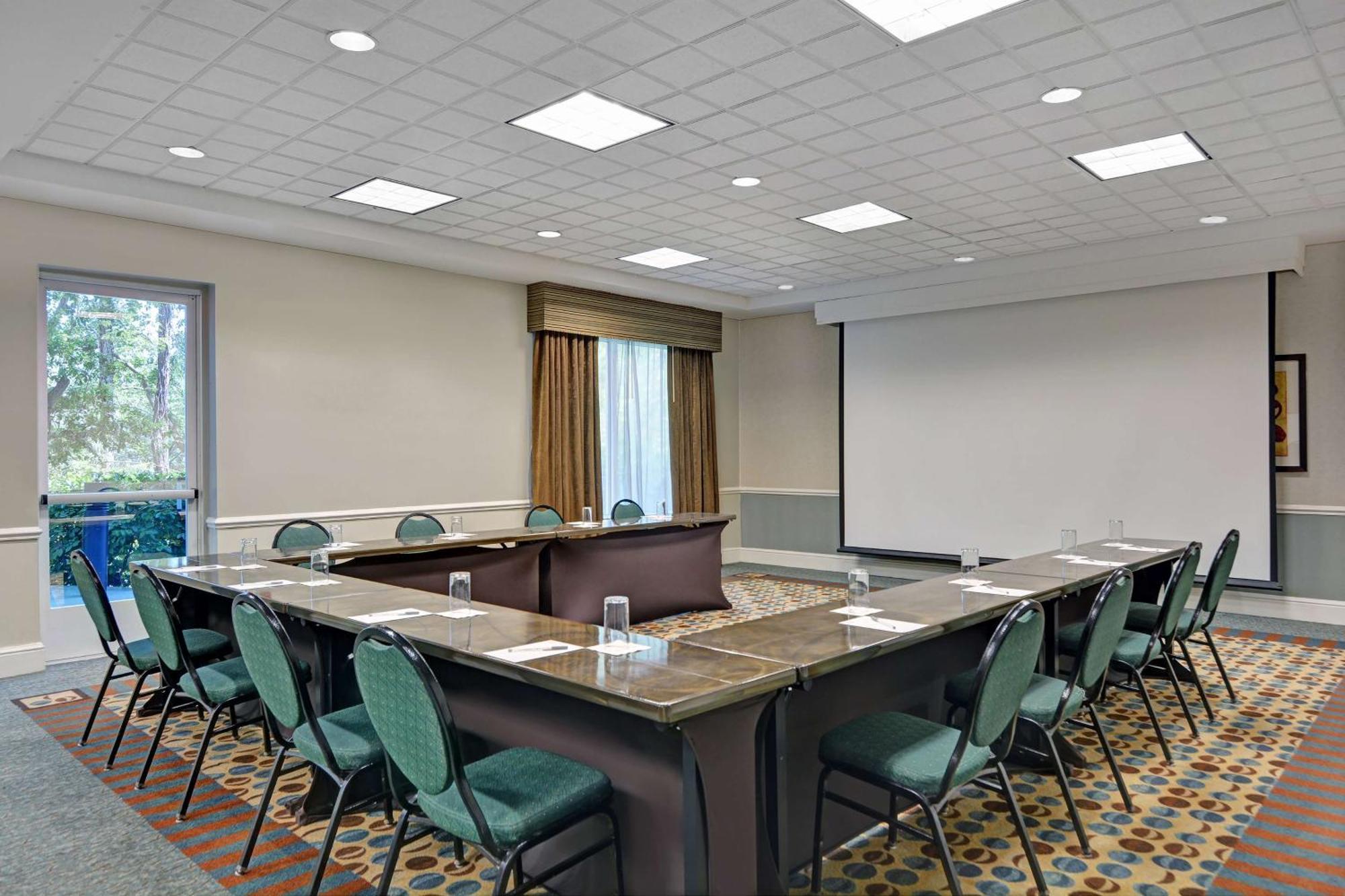Hilton Garden Inn Jacksonville Jtb/Deerwood Park Exterior photo