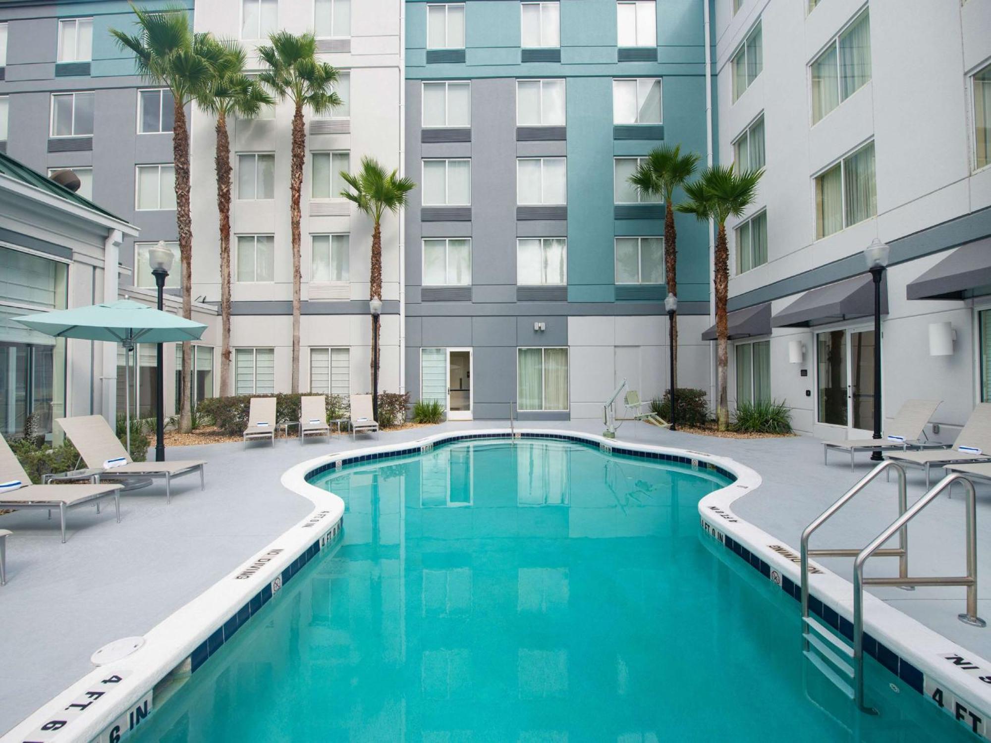 Hilton Garden Inn Jacksonville Jtb/Deerwood Park Exterior photo