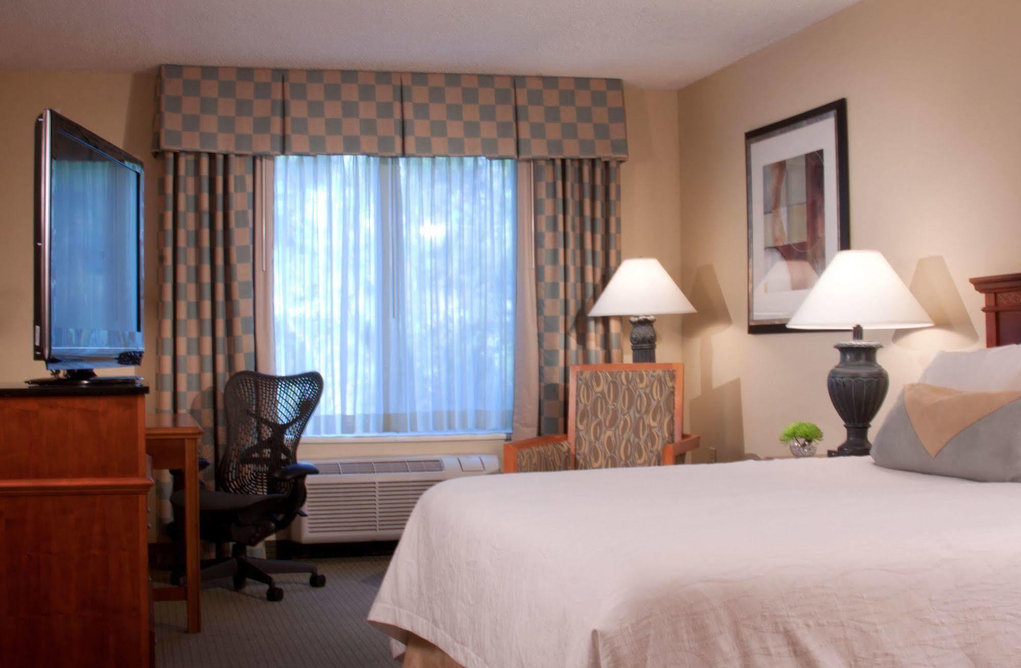 Hilton Garden Inn Jacksonville Jtb/Deerwood Park Exterior photo
